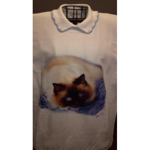 Here's Looking At You - Adult Sweatshirt with a Beautiful Blue Eye Cat - U P